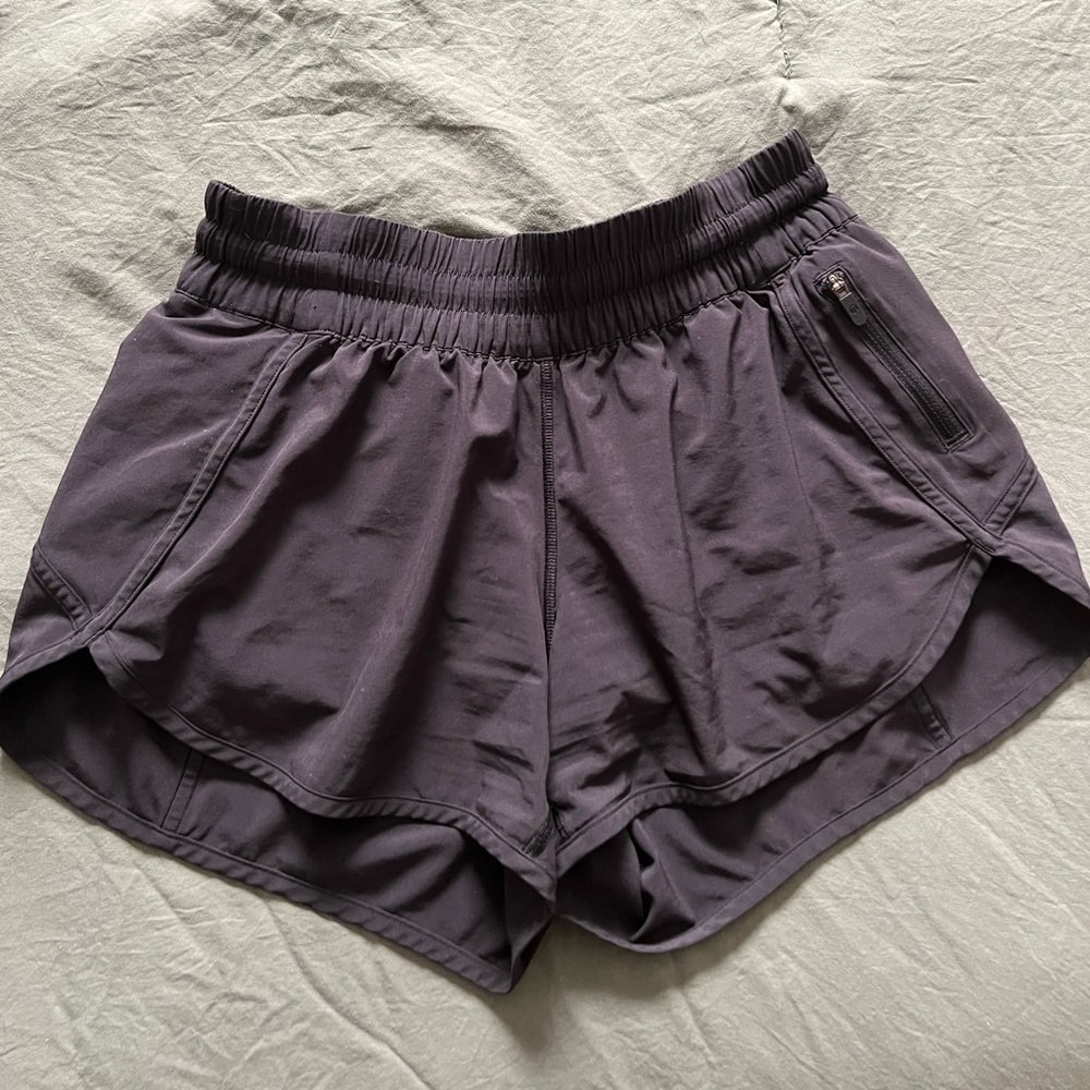 Black lululemon shorts, size 8, never worn, great condition
